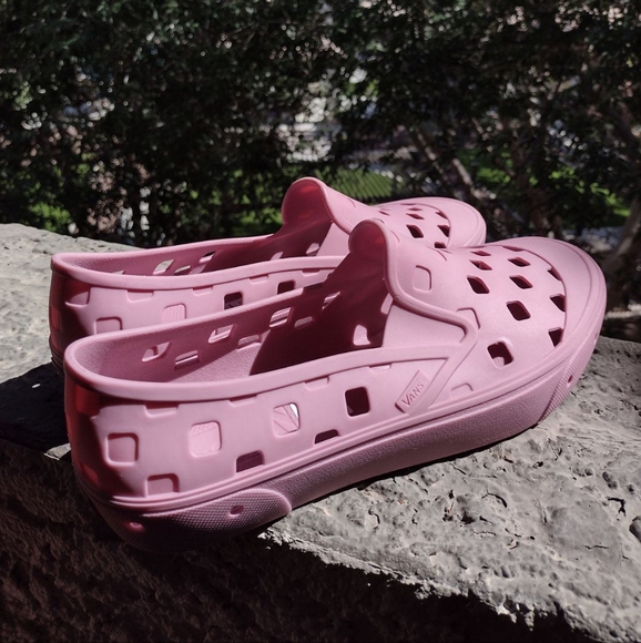 Vans Slip-On TRK, NWT (Vans sticker tag) - Picture 2 of 3